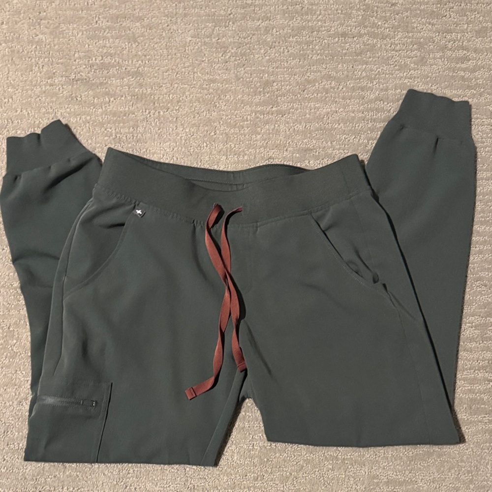 Figs Olive jogger small petite